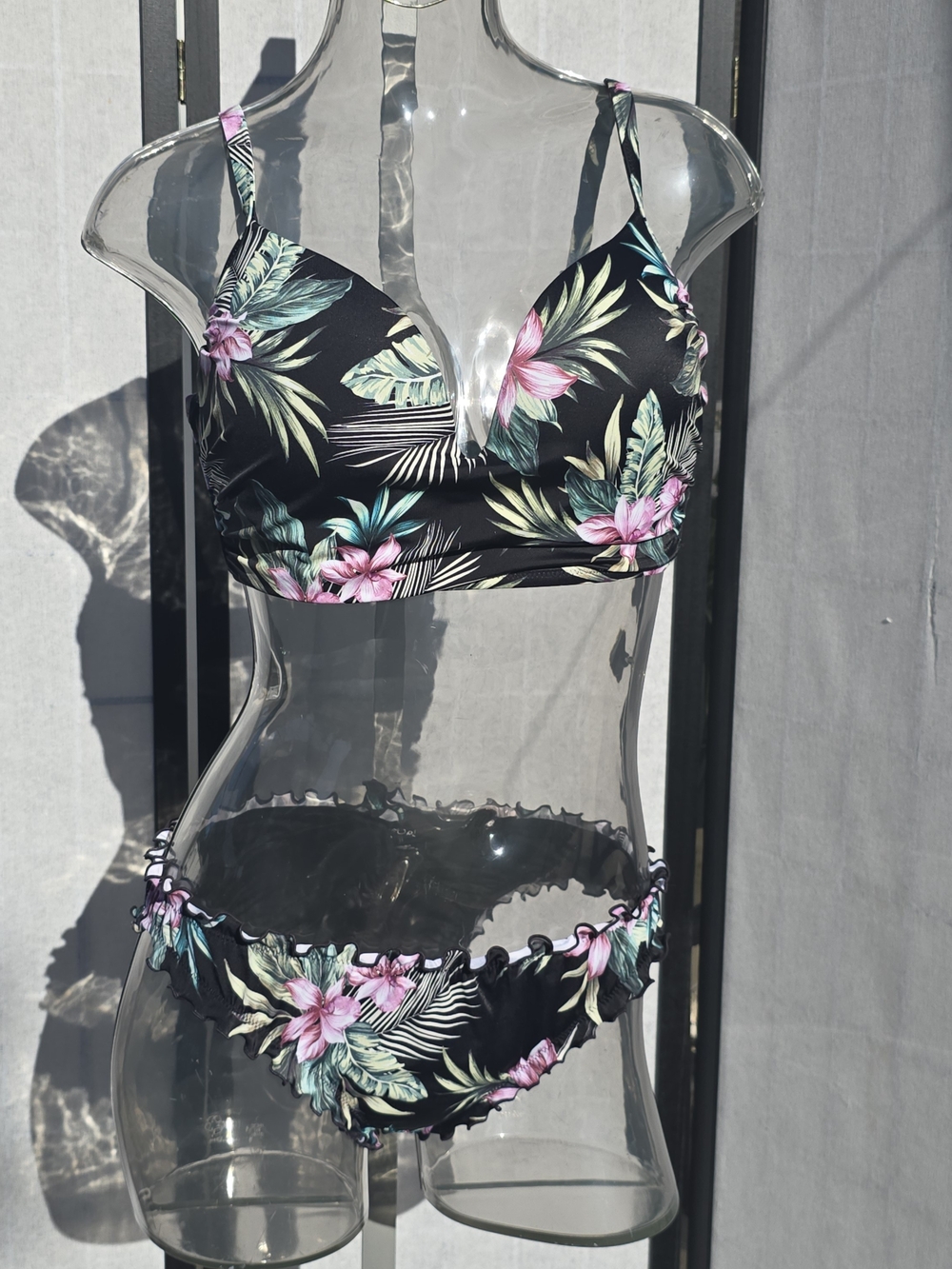 Shade & Shore Tropical Hawaiian Black Bikini Pink Flowers Size L/36C